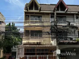 4 chambre Maison de ville for rent in Kasetsart University BTS, Lat Yao, Sena Nikhom