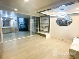 1 Habitación Departamento en venta en Supalai Place, Khlong Tan Nuea