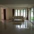 3 Bedroom House for rent in Petcharavej Hospital, Bang Kapi, Khlong Tan Nuea