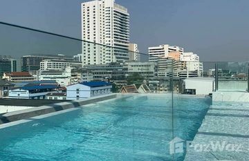 Aroon Condominium in Talat Yot, Bangkok