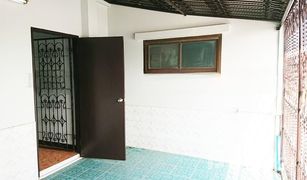 4 Schlafzimmern Reihenhaus zu verkaufen in Don Mueang, Bangkok Ekbadi Village 
