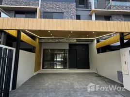 ทาวน์เฮ้าส์ 3 ห้องนอน ให้เช่า ในโครงการ เดอะ แลนด์มาร์ค เอกมัย-รามอินทรา, ลาดพร้าว, ลาดพร้าว, กรุงเทพมหานคร, ไทย