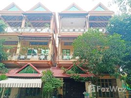 在International University, Phnom Penh Thmei出售的6 卧室 联排别墅, Phnom Penh Thmei