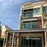 在Pradya Hometown出售的4 卧室 联排别墅, Khlong Chan, 曼甲必, 曼谷