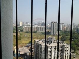 2 Habitación Apartamento en venta en Ghodbunder road, Thane