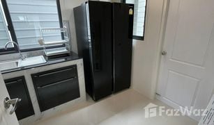 4 Bedrooms House for sale in Don Mueang, Bangkok 
