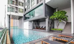 Photo 3 of the Piscine commune at Fuse Sathorn-Taksin
