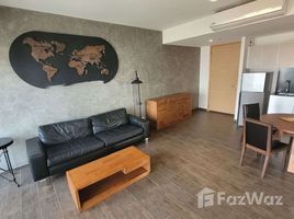 2 спален Кондо в аренду в The Lofts Ekkamai, Phra Khanong