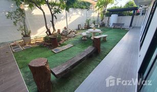 5 Bedrooms House for sale in Lat Phrao, Bangkok Ruam Chok Village