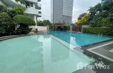 Baan Koon Apartment in ทุ่งมหาเมฆ, Бангкок