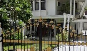10 Bedrooms House for sale in Sam Sen Nai, Bangkok 