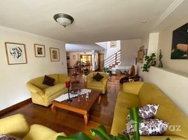 5 Habitaciones Apartamento en venta en Cuenca, Azuay INCREDIBLE 4 BEDROOM HOME!!! HAS IT ALL!!