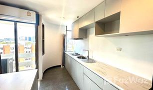 1 Bedroom Apartment for sale in Khlong Toei, Bangkok Crystal Garden