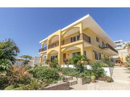 8 Habitaciones Casa en venta en Manta, Manabi Custom beach home with pool and rental income!, Santa Marianita, Manabí