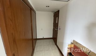 Studio Wohnung zu verkaufen in Khlong Toei, Bangkok Omni Tower Sukhumvit Nana