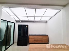 3 спален Таунхаус в аренду в Sammakorn Avenue Ramintra-Wongwaen, Tha Raeng, Банг Кхен