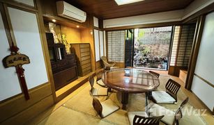 3 Bedrooms Townhouse for sale in Khlong Toei Nuea, Bangkok Moo Baan Chicha Castle