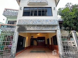 วิลล่า 3 ห้องนอน ให้เช่า ในทำเล ดินแดง, กรุงเทพมหานคร, ดินแดง, ดินแดง, กรุงเทพมหานคร