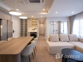 คอนโด 2 ห้องนอน ให้เช่า ในโครงการ ลา เรสซิเดนซา, คลองเตยเหนือ