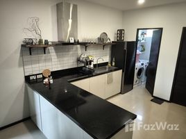 3 спален Таунхаус на продажу в Oxygen Condominium Rawai, Раваи