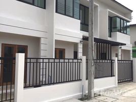 2 спален Таунхаус for sale in Пхетчхабури, Bang Khem, Khao Yoi, Пхетчхабури