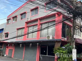 ทาวน์เฮ้าส์ 3 ห้องนอน ให้เช่า ในทำเล พระโขนง, กรุงเทพมหานคร, พระโขนง