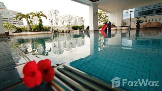 Фото 1 of the Communal Pool at United Tower