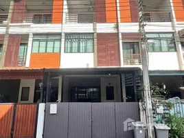 3 Schlafzimmer Reihenhaus zu vermieten im Sixnature Kanlapaphruek, Bang Khae, Bang Khae, Bangkok, Thailand
