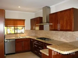 4 Bedroom House for sale at Santa Ana, Santa Ana