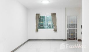 3 Bedrooms Townhouse for sale in Bang Chan, Bangkok Ruenruedee 6