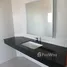 1 Habitación Apartamento en alquiler en P.W.T Mansion, Khlong Toei