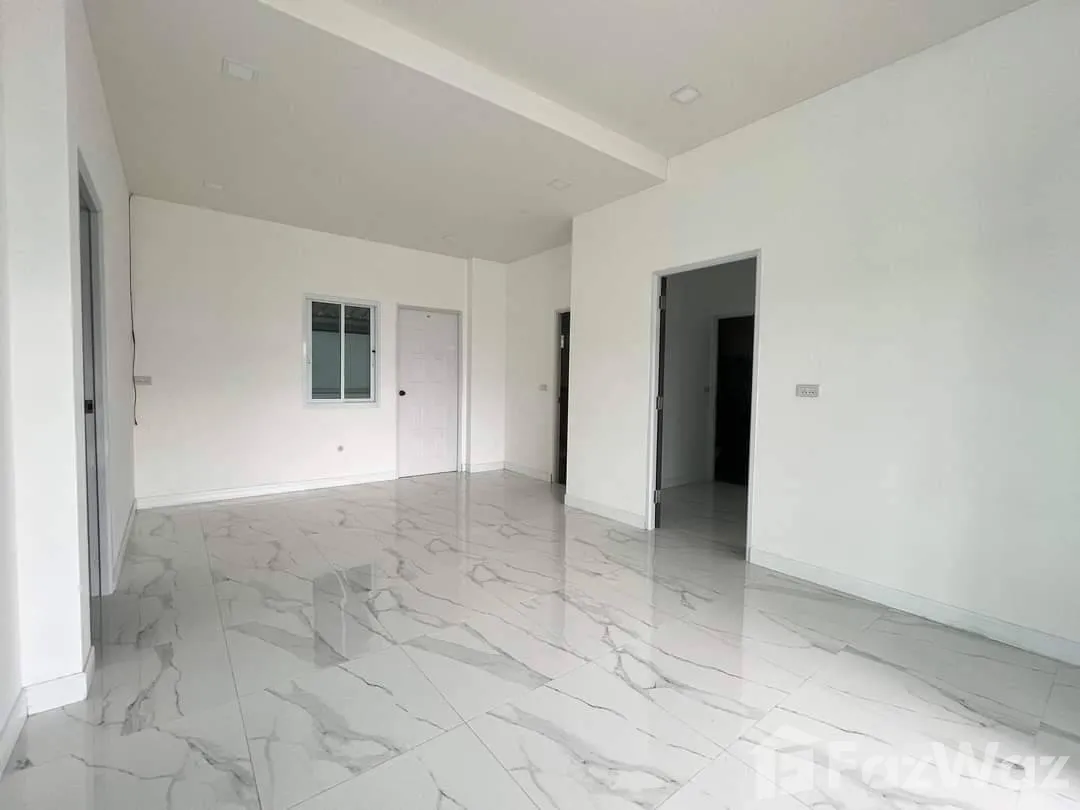 For rent 2 bed house in Ban Bueng, Chonburi