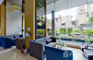 Life At Sathorn 10 in 시 롬, 방콕