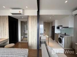 1 chambre Condominium à louer à , Na Kluea