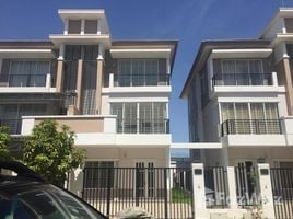 4 Bedroom House for sale in Srah Chak, Doun Penh, Srah Chak
