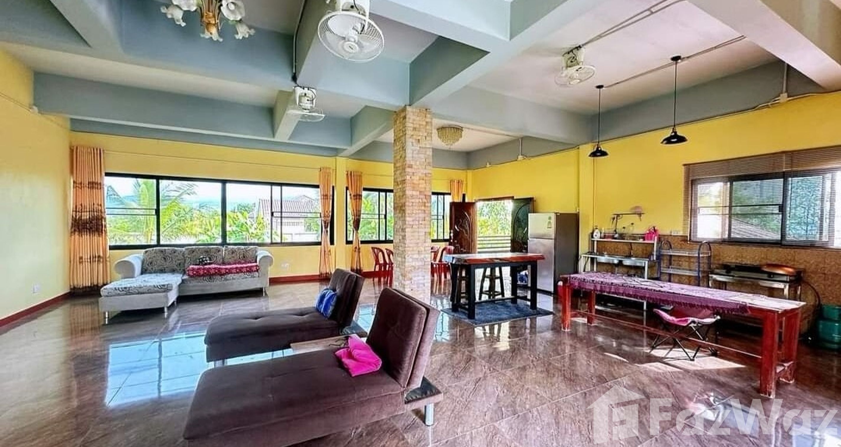 House For Sale with Mountain Views