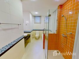 3 спален Кондо в аренду в Citi Smart Condominium, Khlong Toei