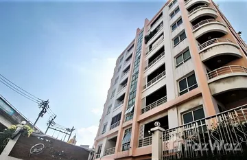 S Condo Sukhumvit 50 in พระโขนง, กรุงเทพมหานคร