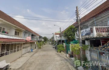 Subcharun Villa in Bang Phrom, Bangkok