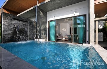 The 8 Pool Villa in 칼롱, 푸켓