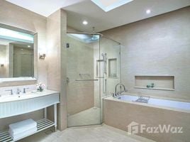 1 спален Квартира в аренду в Oriental Residence Bangkok, Lumphini