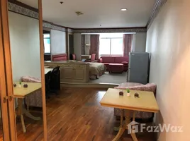 1 chambre Condominium à louer à , Suriyawong