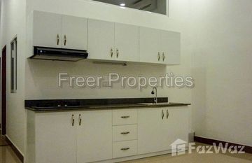 1 BR renovated, unfurnished Riverside apartment for sale $41000 in Phsar Chas, プノンペン