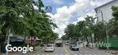 Vista de la calle of Bann Ravipa Sukhumvit 103