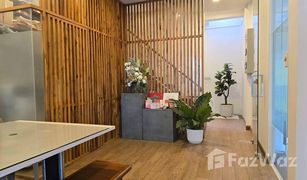 2 Bedrooms Office for sale in Bang Phongphang, Bangkok 