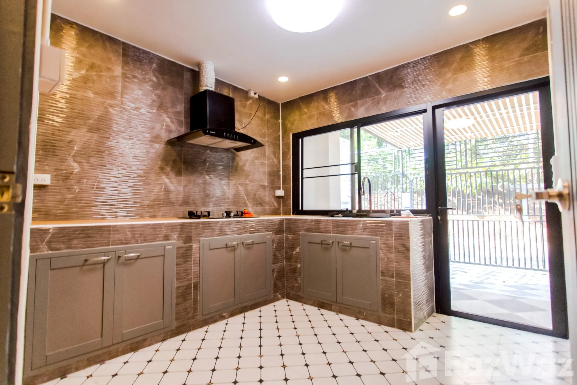 6bed 7bath Pracha Uthit Soi 1 — photo 5