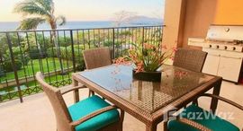 Crystal Sands: Oceanfront Condominium For Sale in Playa Langosta 在售单元