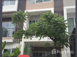 3 Bedroom Townhouse for rent at Thanapat Haus Sathorn-Narathiwas, Chong Nonsi, Yan Nawa, Bangkok, Thailand