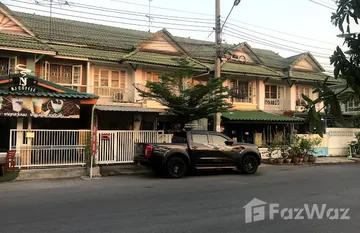 Pruksa 14 Bangbuathong in Bang Khu Rat, Нонтабури