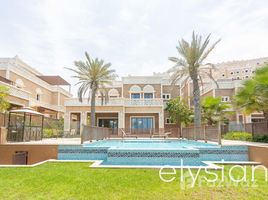 6 Bedroom Villa for sale at Balqis Residence, Palm Jumeirah